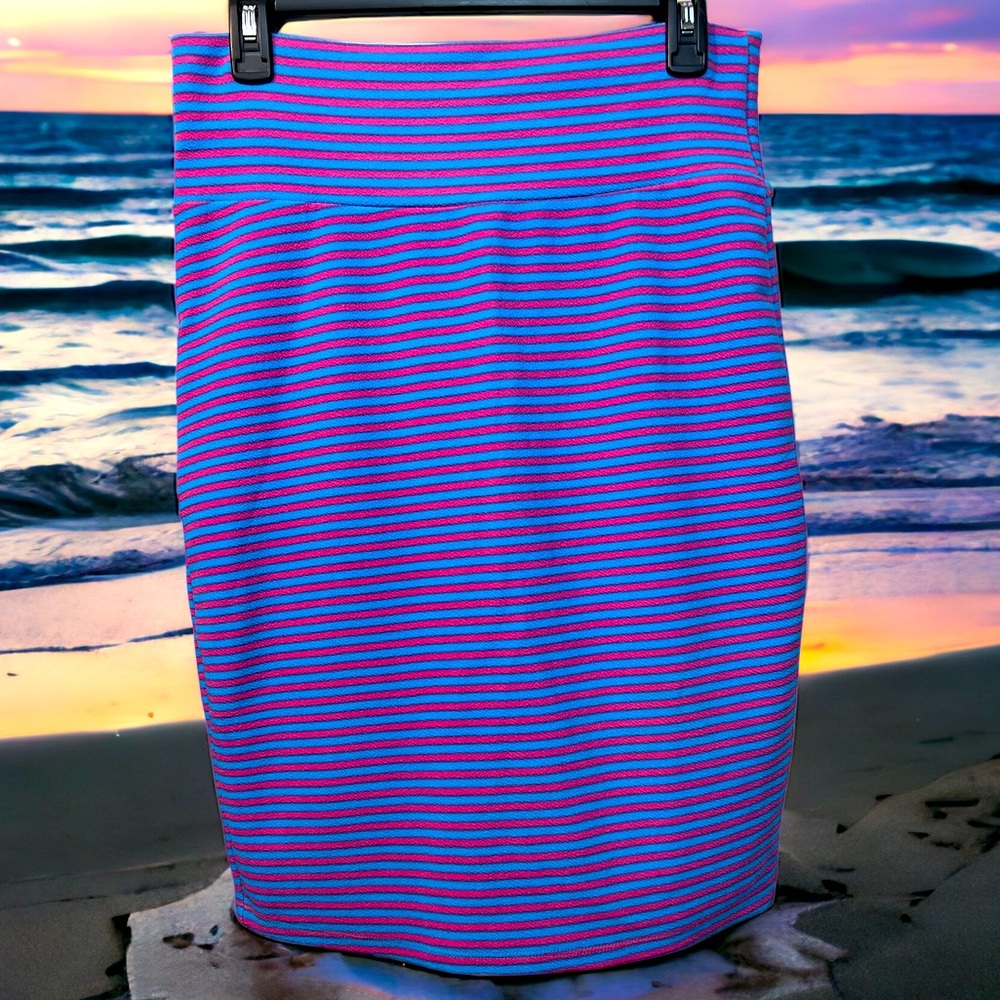 LuLaRoe Cassie Pencil Skirt Size Medium pink & blue NWOT